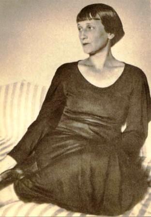 ahmatova88.jpg