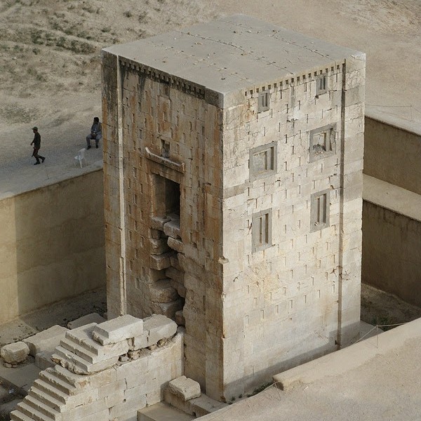 nakshe-rustam-3-600x600.jpg
